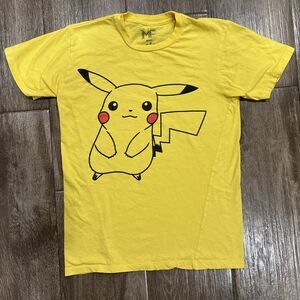 Peekachu Pokémon Yellow T Shirt Adult Size S 2011 MF Presents Graphic Tee Flaw